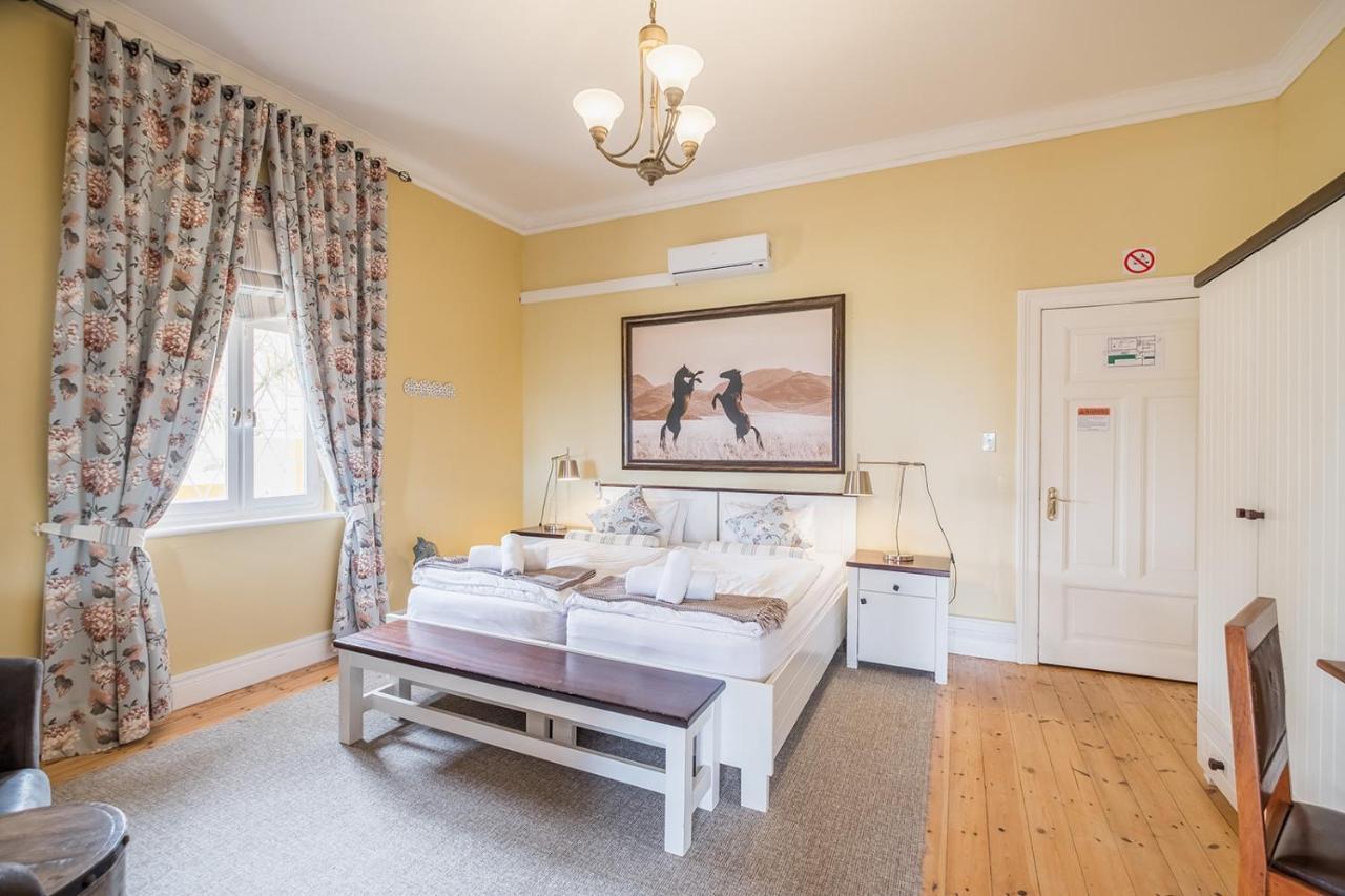 Alte Villa Boutique Hotel Lüderitz Екстериор снимка