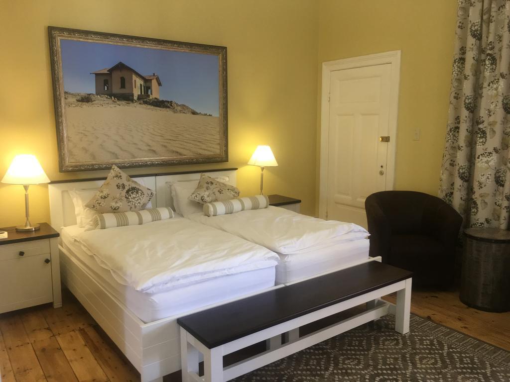 Alte Villa Boutique Hotel Lüderitz Екстериор снимка